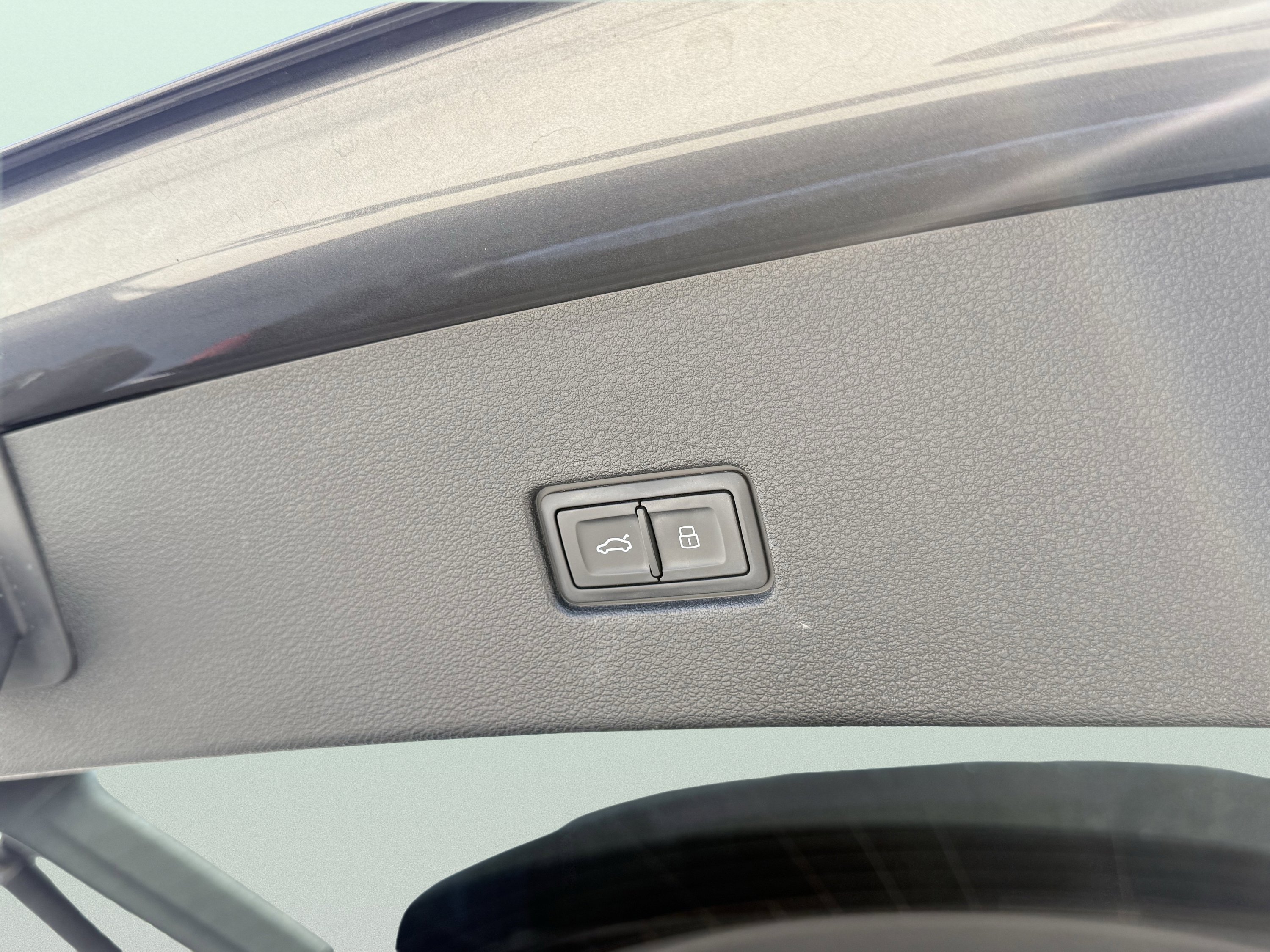 Used 2019 Audi Q8 Premium Plus w/ Premium Plus image 18