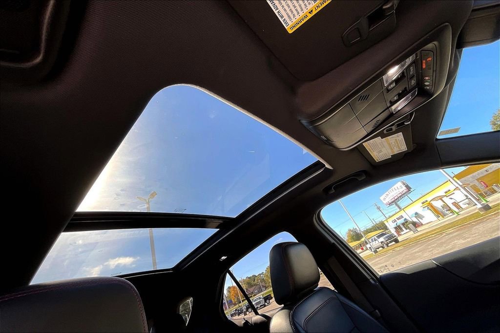 Used 2022 Chevrolet Equinox RS w/ Infotainment Package image 22