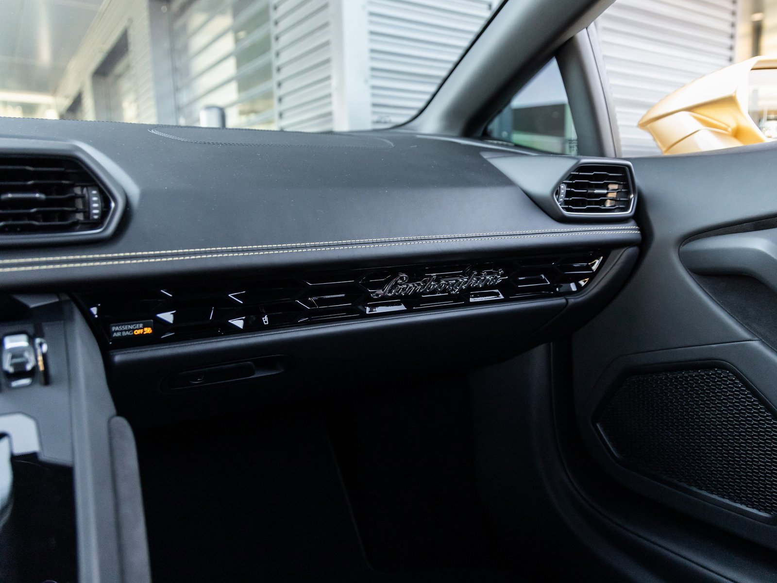 Used 2020 Lamborghini Huracan EVO image 39