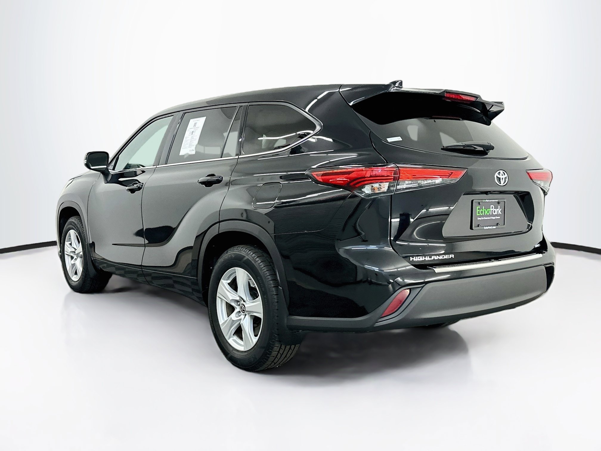 Used 2020 Toyota Highlander L AWD/4WD image 5