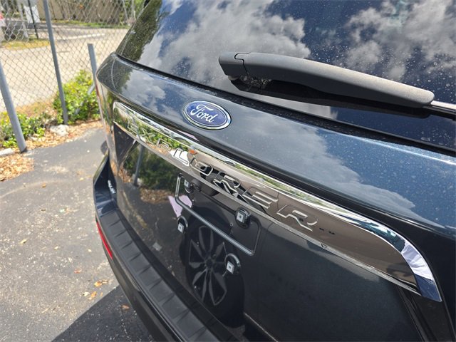 Used 2022 Ford Explorer XLT w/ Equipment Group 202A image 5