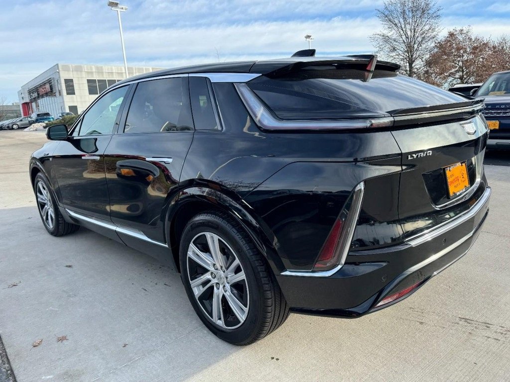 Used 2024 Cadillac Lyriq Tech w/ Driver Assist Package image 5