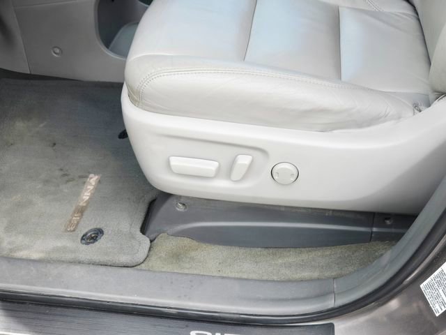 Used 2017 Toyota Sienna XLE FWD image 15