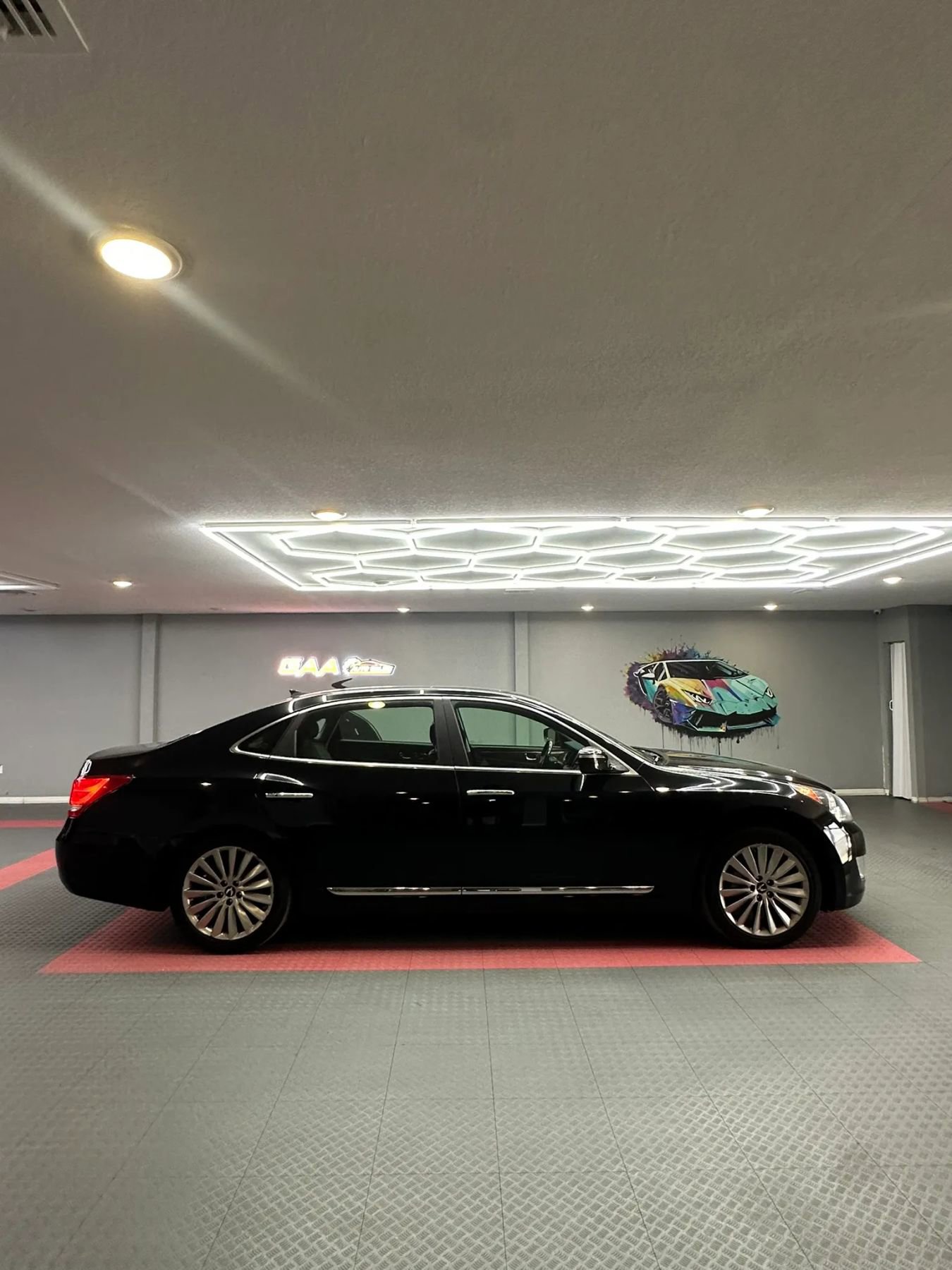 Used 2015 Hyundai Equus Signature RWD image 7