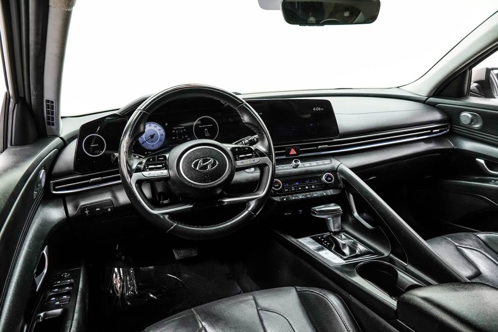 Used 2021 Hyundai Elantra Limited FWD image 5