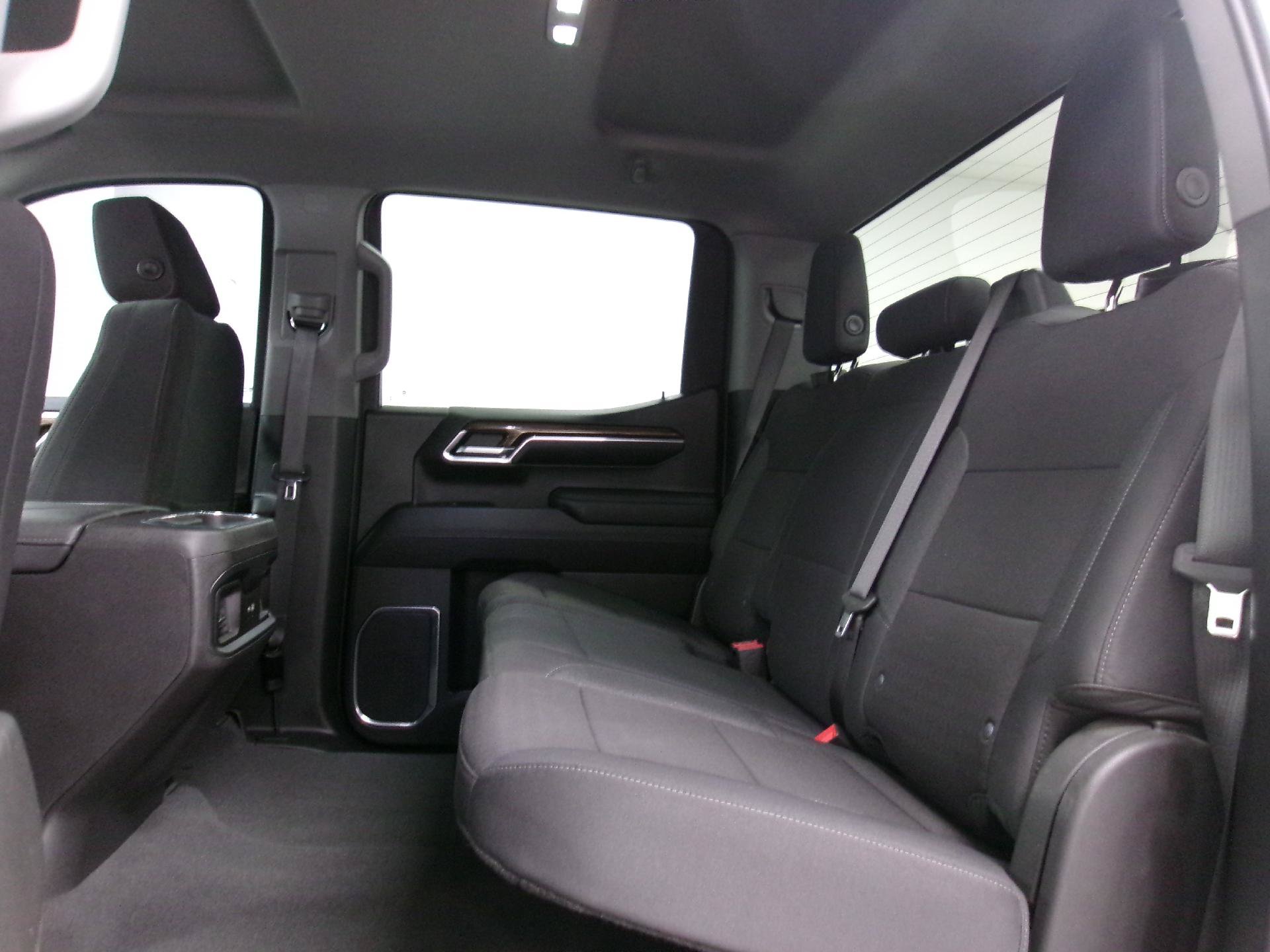 Used 2024 Chevrolet Silverado 1500 LT Trail Boss w/ Protection Package AWD/4WD image 10