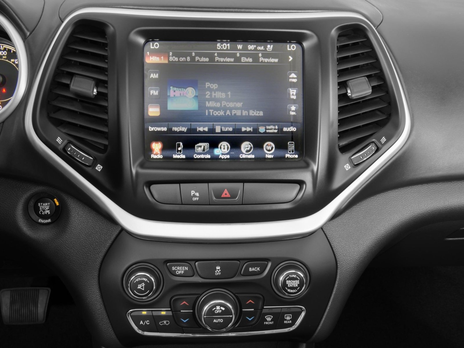 Used 2017 Jeep Cherokee Overland w/ Technology Group AWD/4WD image 7