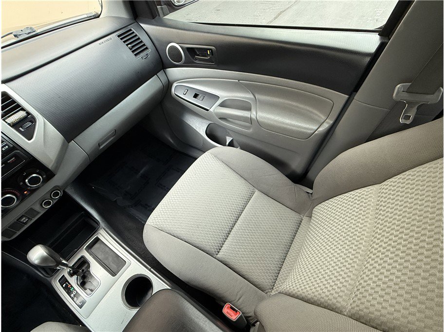 Used 2013 Toyota Tacoma 2WD Double Cab image 10