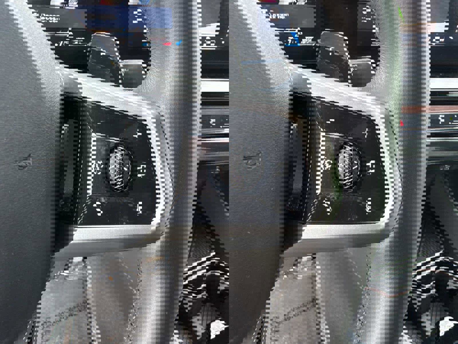 Certified 2024 BMW 540i xDrive w/ M Sport Package image 32