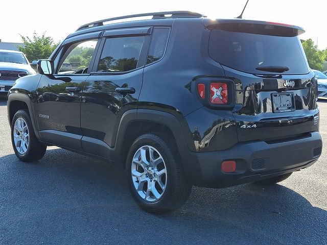 Used 2017 Jeep Renegade Latitude w/ Cold Weather Group AWD/4WD image 7