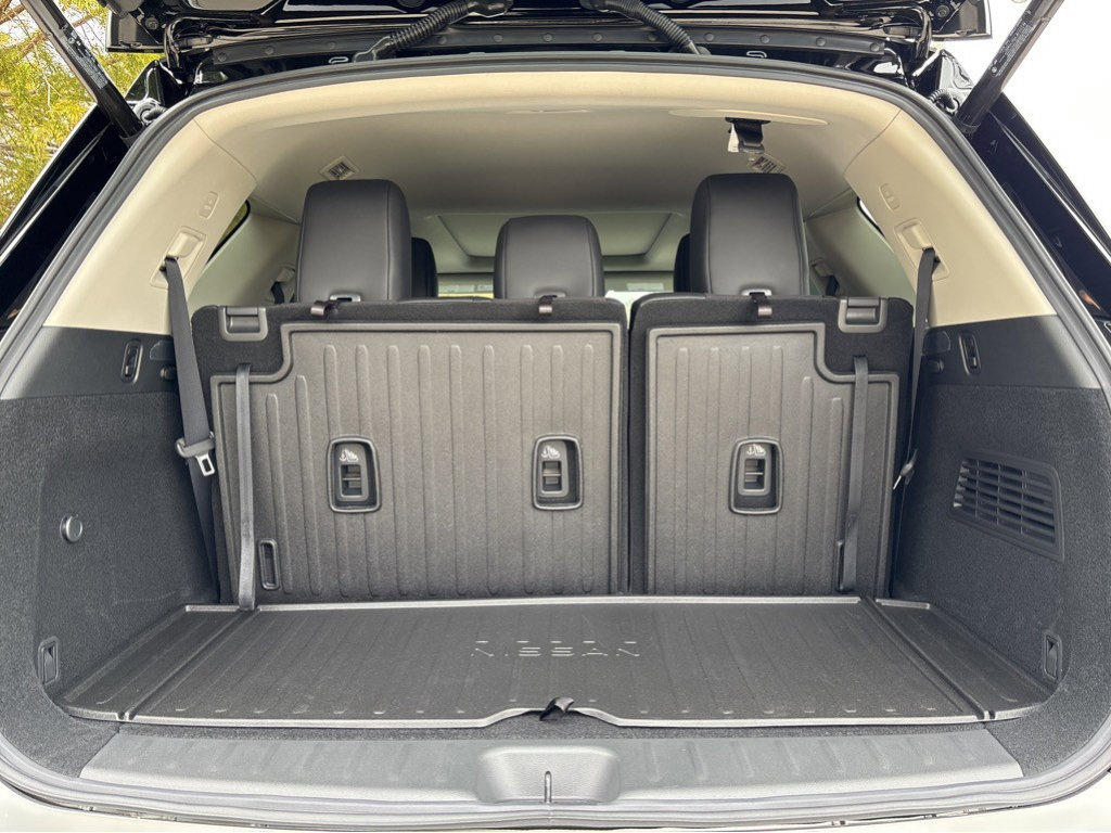 New 2026 Nissan Pathfinder Platinum w/ Cargo Package FWD image 24