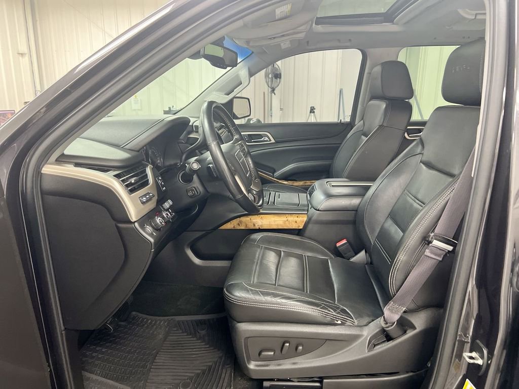 Used 2015 GMC Yukon XL Denali w/ Touring Package AWD/4WD image 21