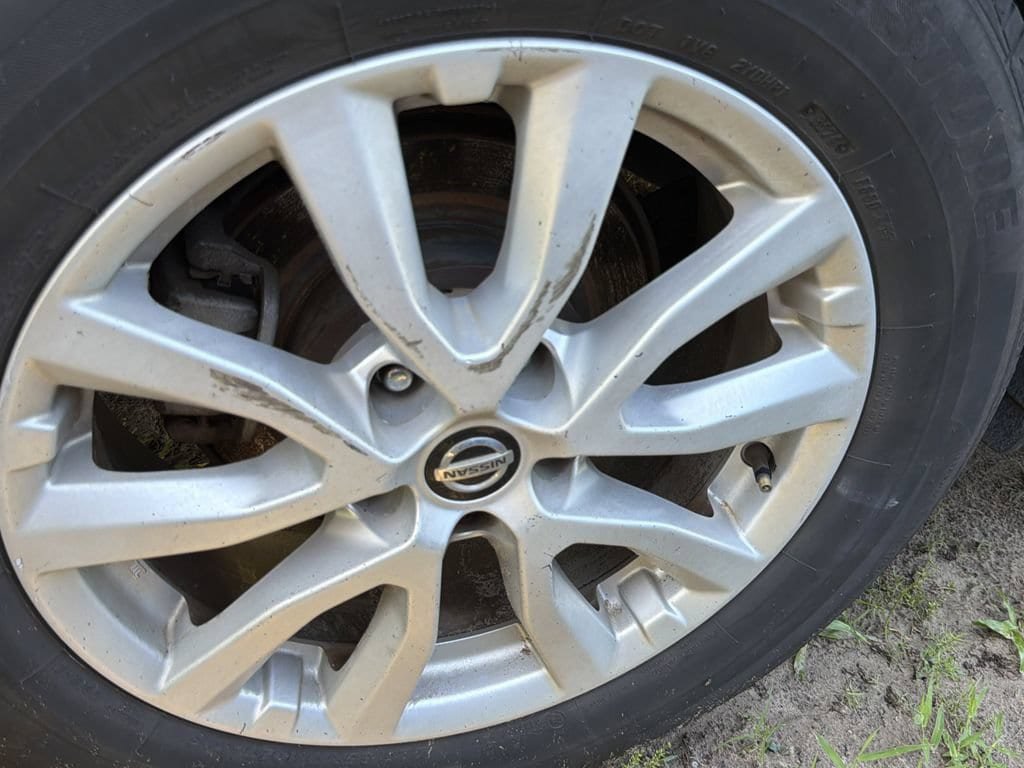 Used 2018 Nissan Rogue SV FWD image 11
