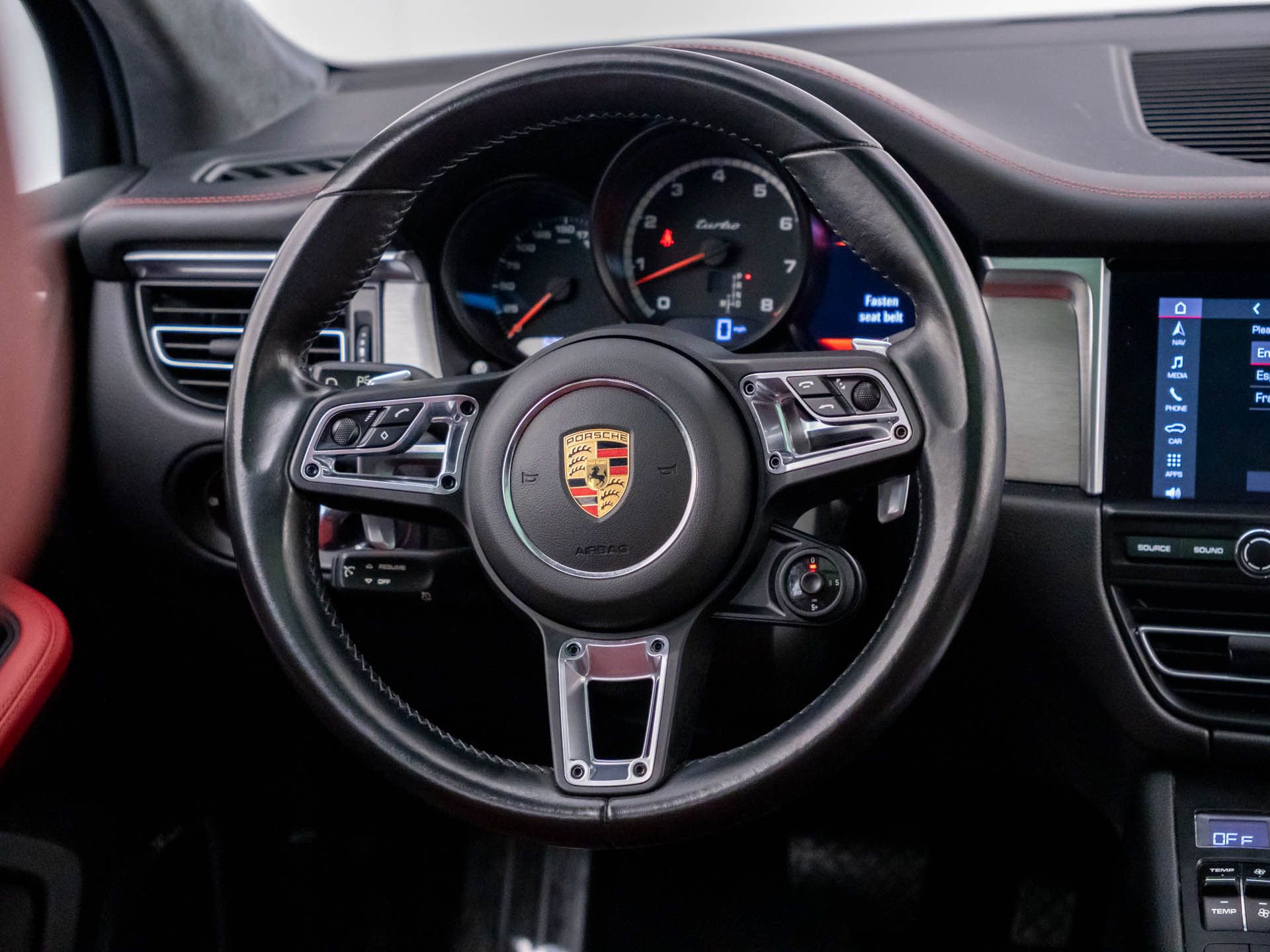 Certified 2021 Porsche Macan Turbo image 12