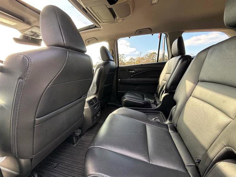 Used 2019 Honda Pilot Touring image 45