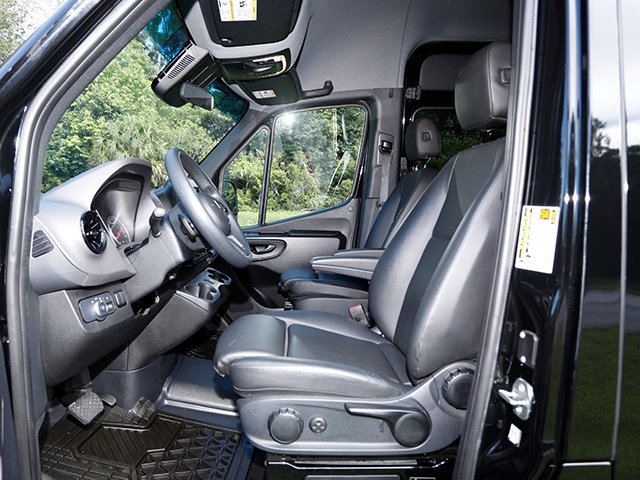 Used 2023 Mercedes-Benz Sprinter 3500 image 6