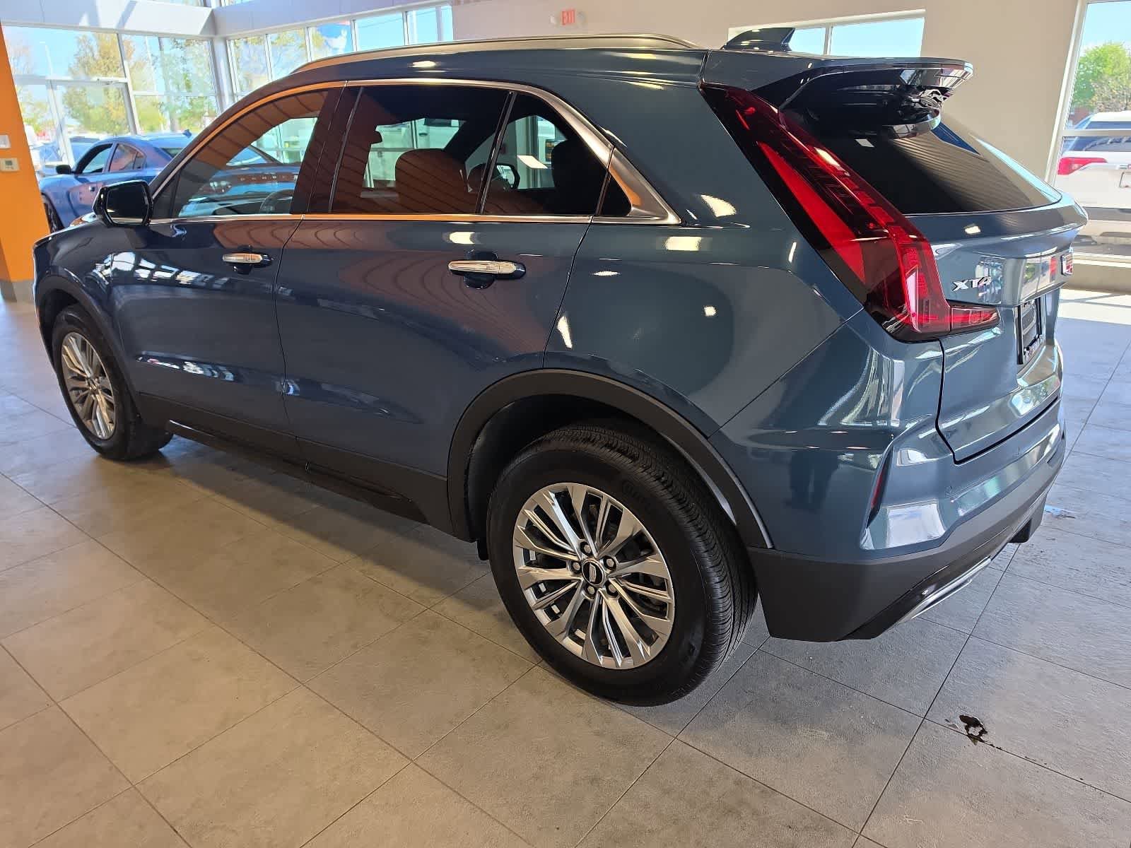 Used 2025 Cadillac XT4 Premium Luxury w/ Cold Weather Package AWD/4WD image 12