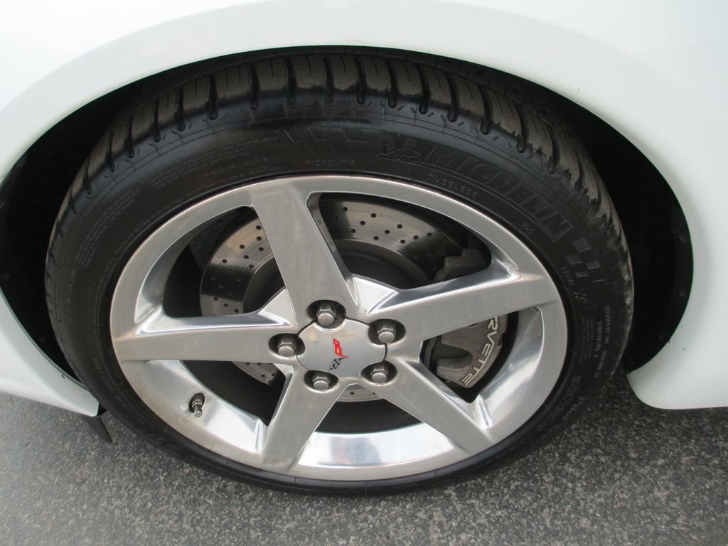 Used 2005 Chevrolet Corvette Coupe w/ Preferred Equipment Group image 13