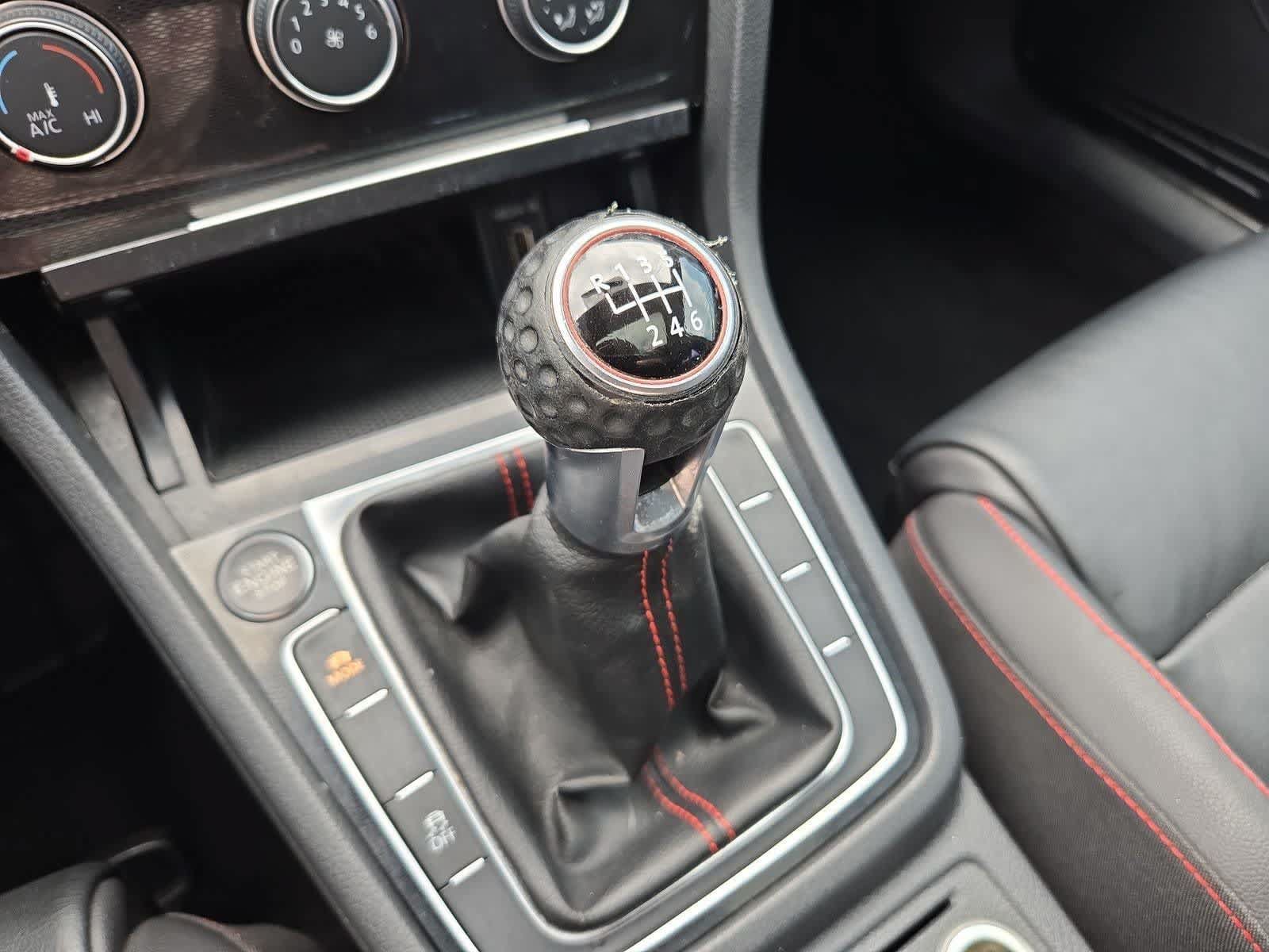 Used 2015 Volkswagen GTI SE FWD image 30