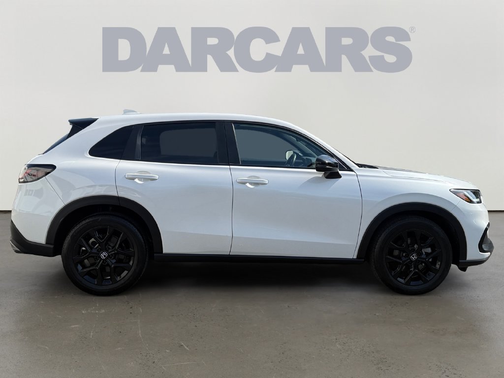 Used 2025 Honda HR-V Sport image 8