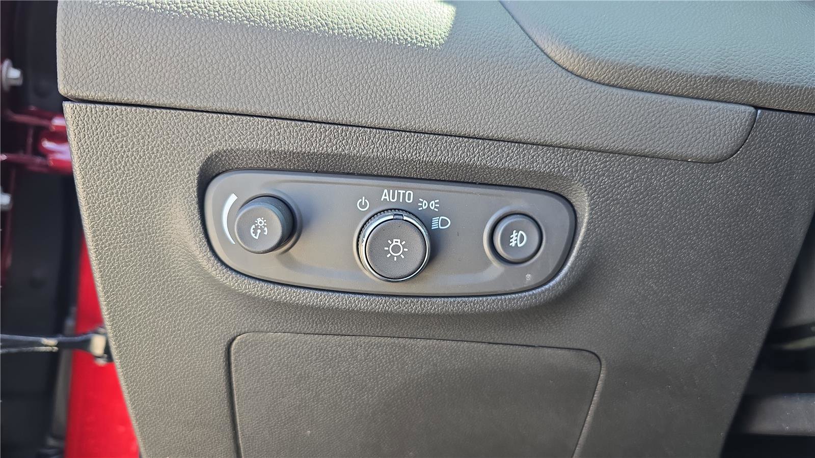 Used 2023 Buick Encore GX Select w/ Sport Touring Package AWD/4WD image 26
