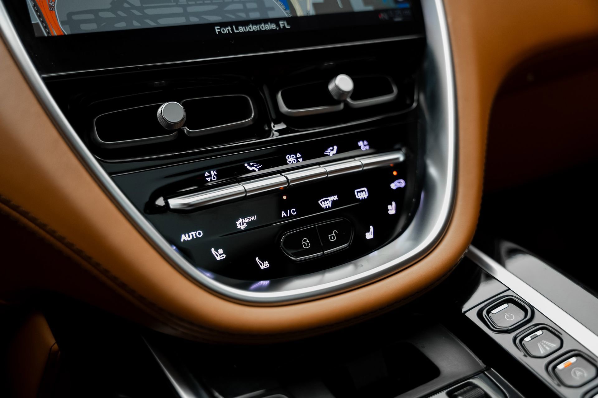 Used 2023 Aston Martin DBX AWD/4WD image 49