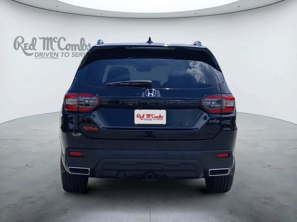 Used 2025 Honda Pilot Black Edition image 4