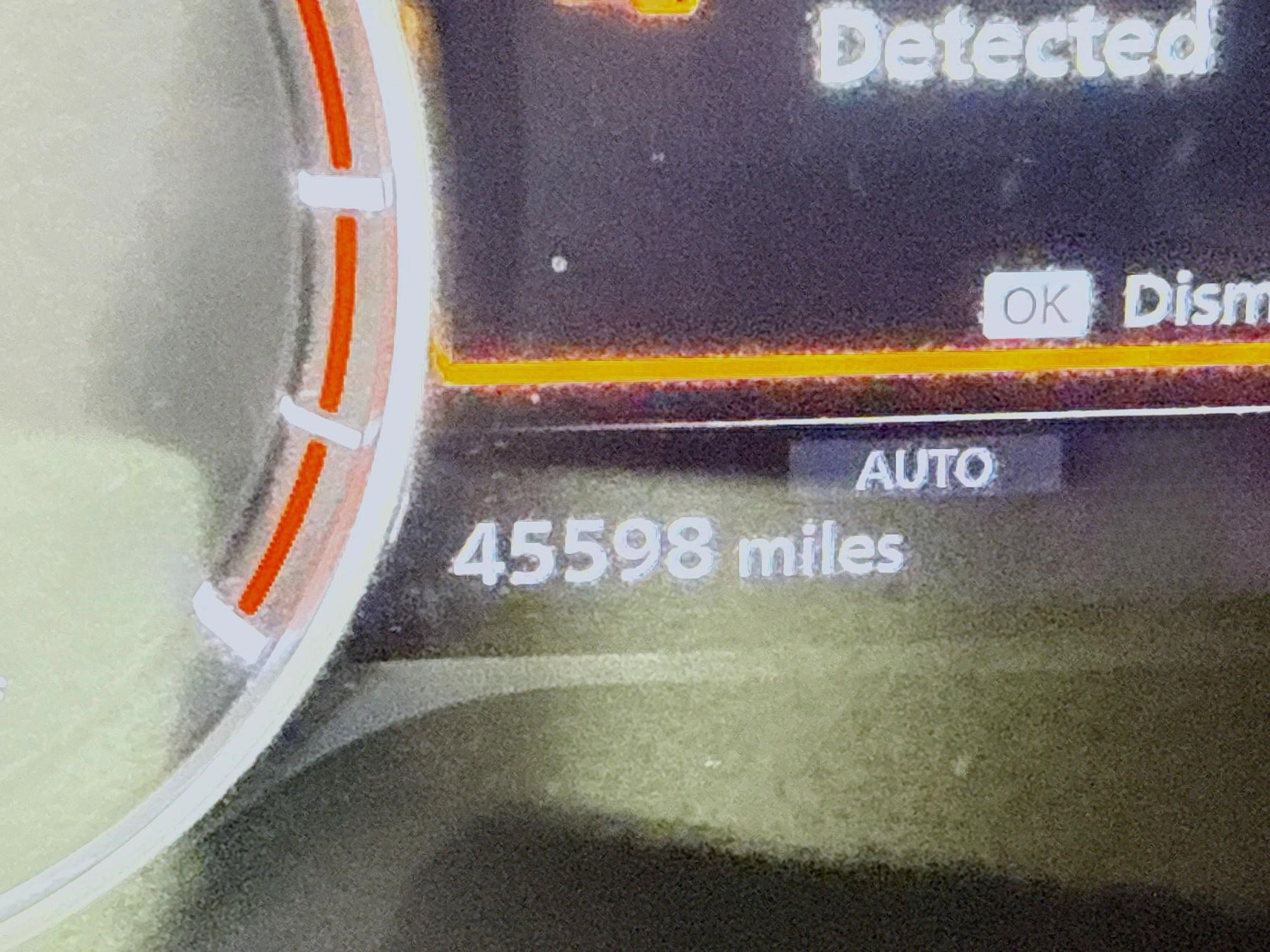 Used 2023 Nissan Rogue S image 16