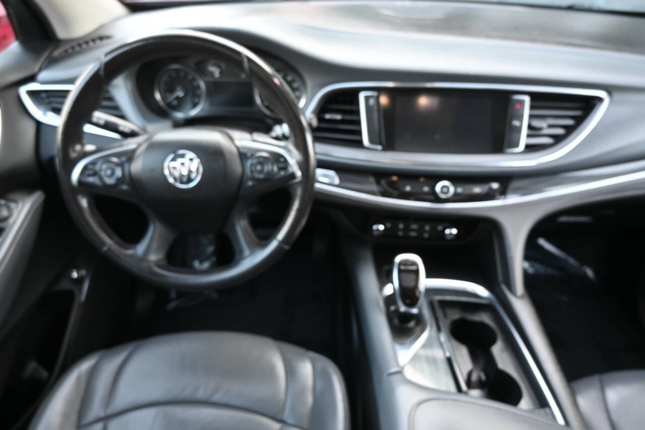 Used 2018 Buick Enclave Essence FWD image 16