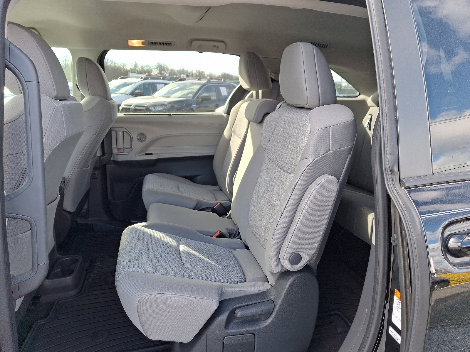 Certified 2022 Toyota Sienna LE image 11