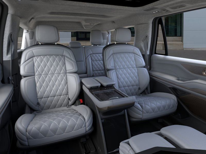 New 2026 Lincoln Navigator L Black Label AWD/4WD image 11