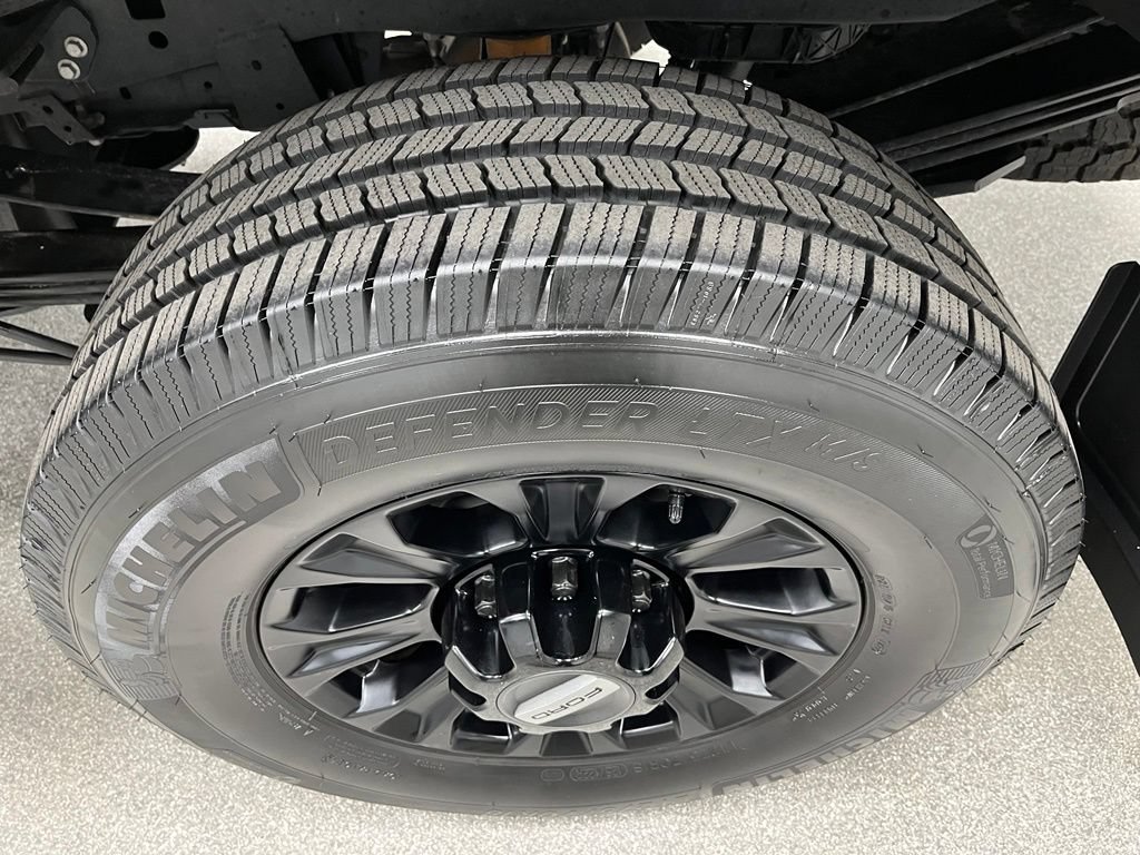 Used 2022 Ford F350 Lariat w/ Lariat Value Package AWD/4WD image 16