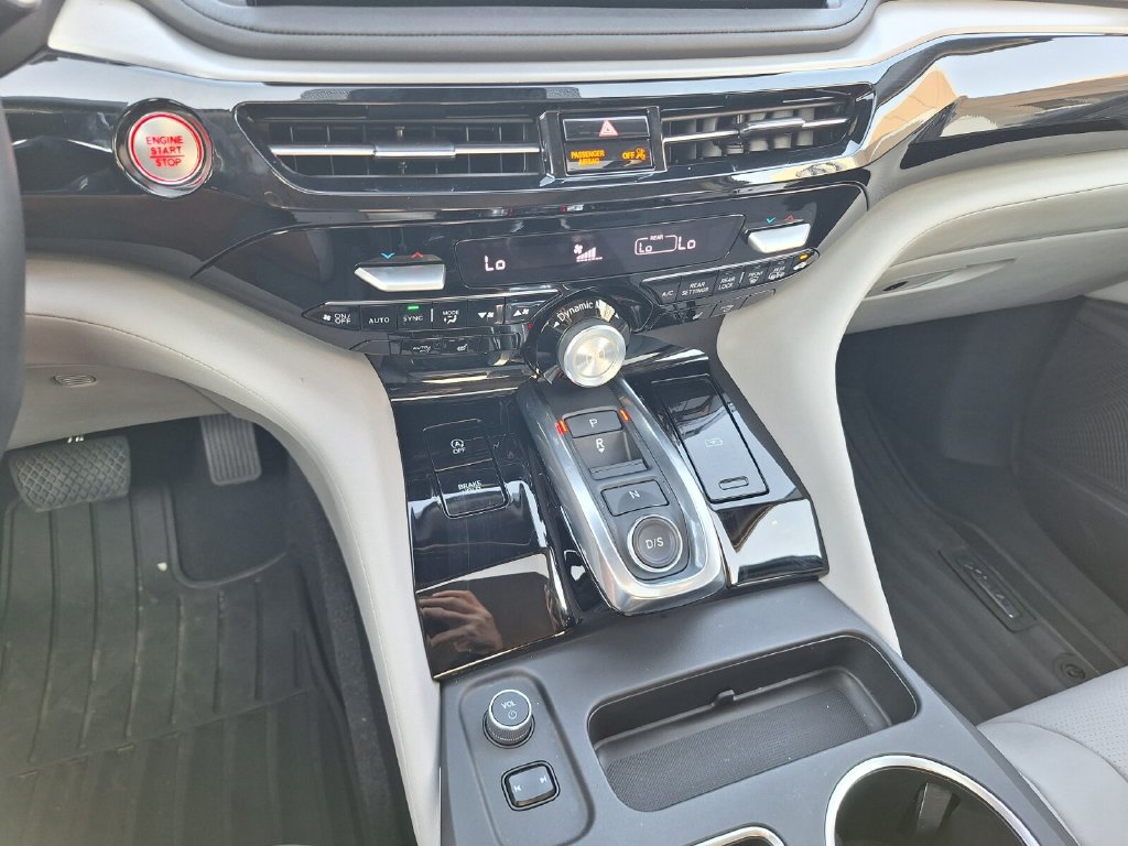 Certified 2026 Acura MDX w/ Technology Package FWD image 14