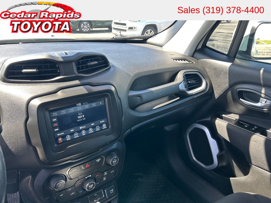 Used 2020 Jeep Renegade Latitude w/ Cold Weather Group AWD/4WD image 15