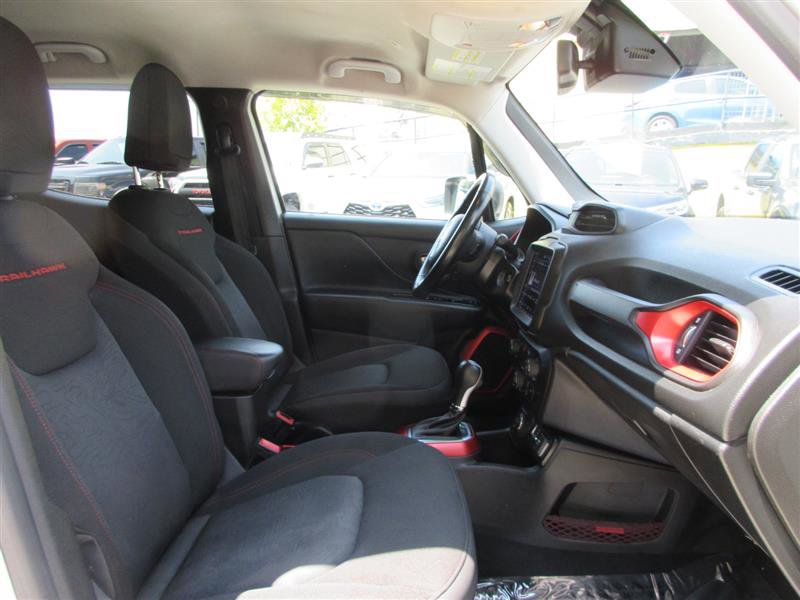 Used 2021 Jeep Renegade Trailhawk w/ Trailer Tow Group image 30