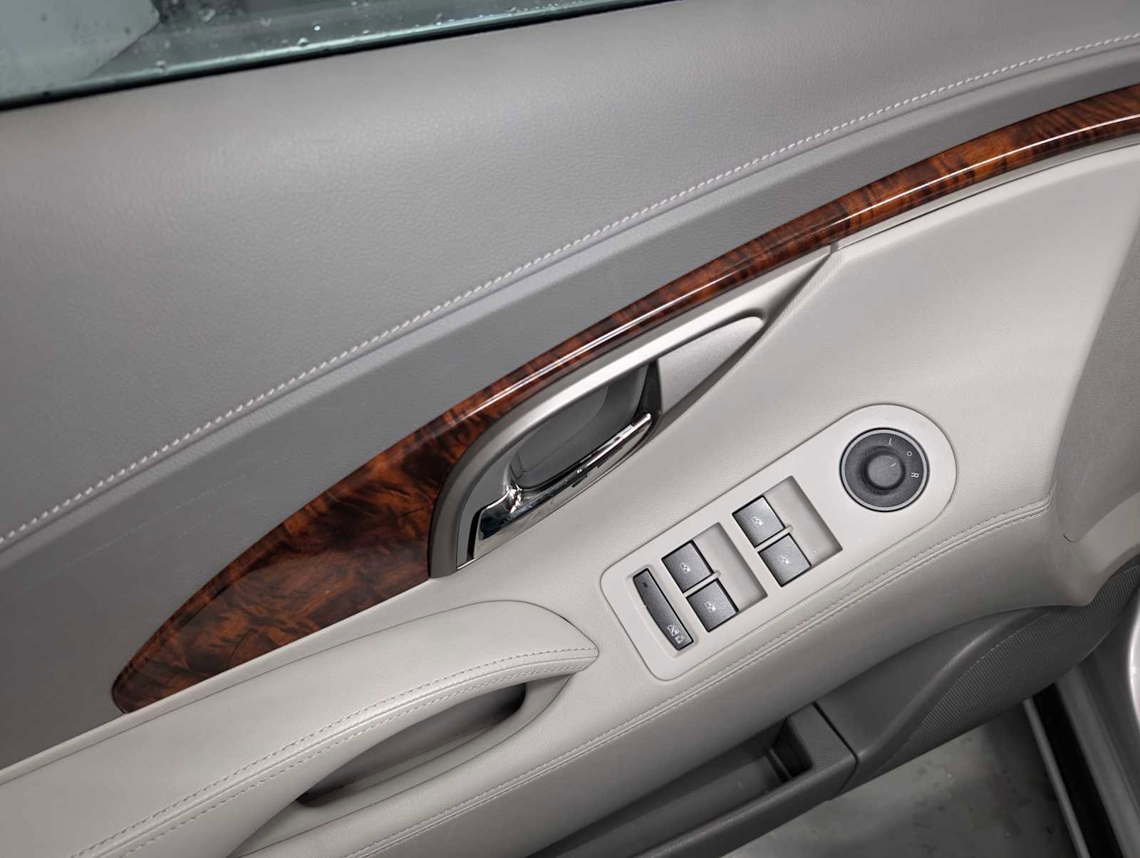 Used 2012 Buick LaCrosse Leather FWD image 35