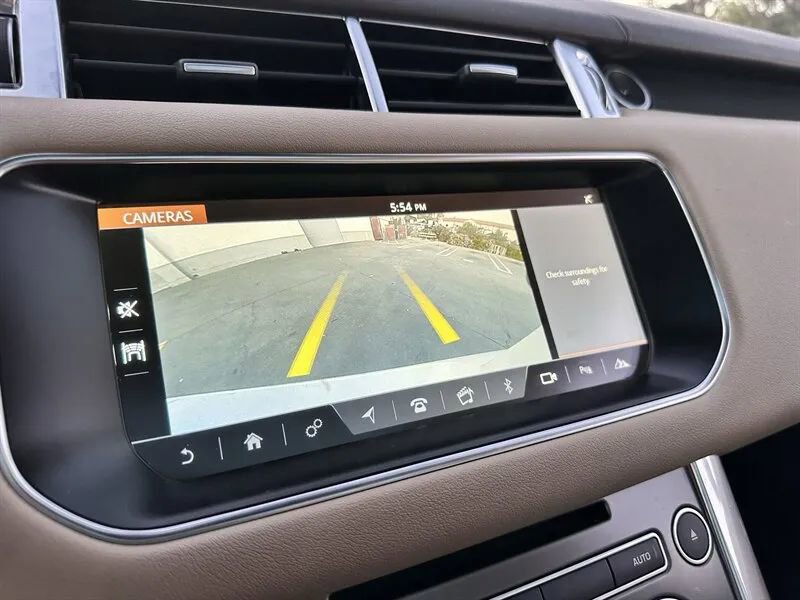 Used 2017 Land Rover Range Rover Sport SE AWD/4WD image 34
