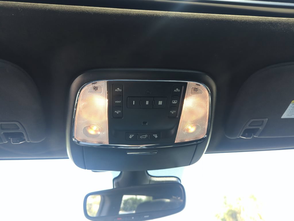 Used 2019 Jeep Grand Cherokee SRT AWD/4WD image 25