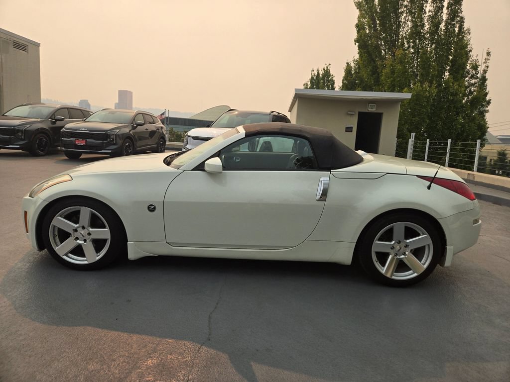Used 2004 Nissan 350Z Touring RWD image 6