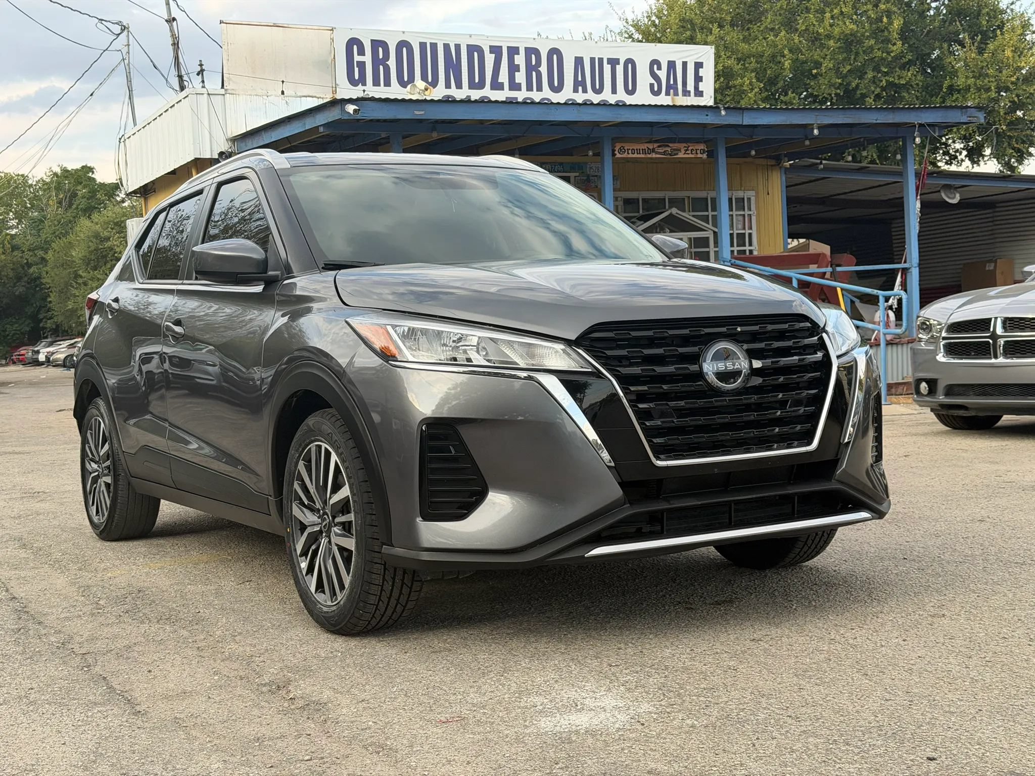 Used 2024 Nissan Kicks SV FWD image 1