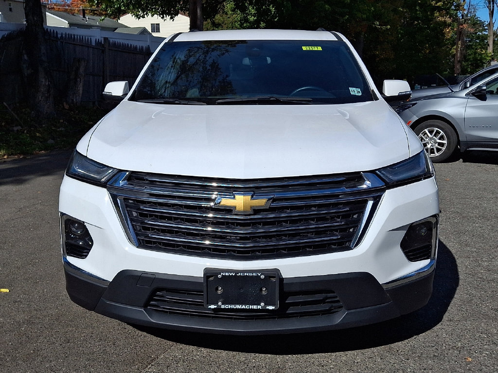 Used 2023 Chevrolet Traverse LT AWD/4WD image 2