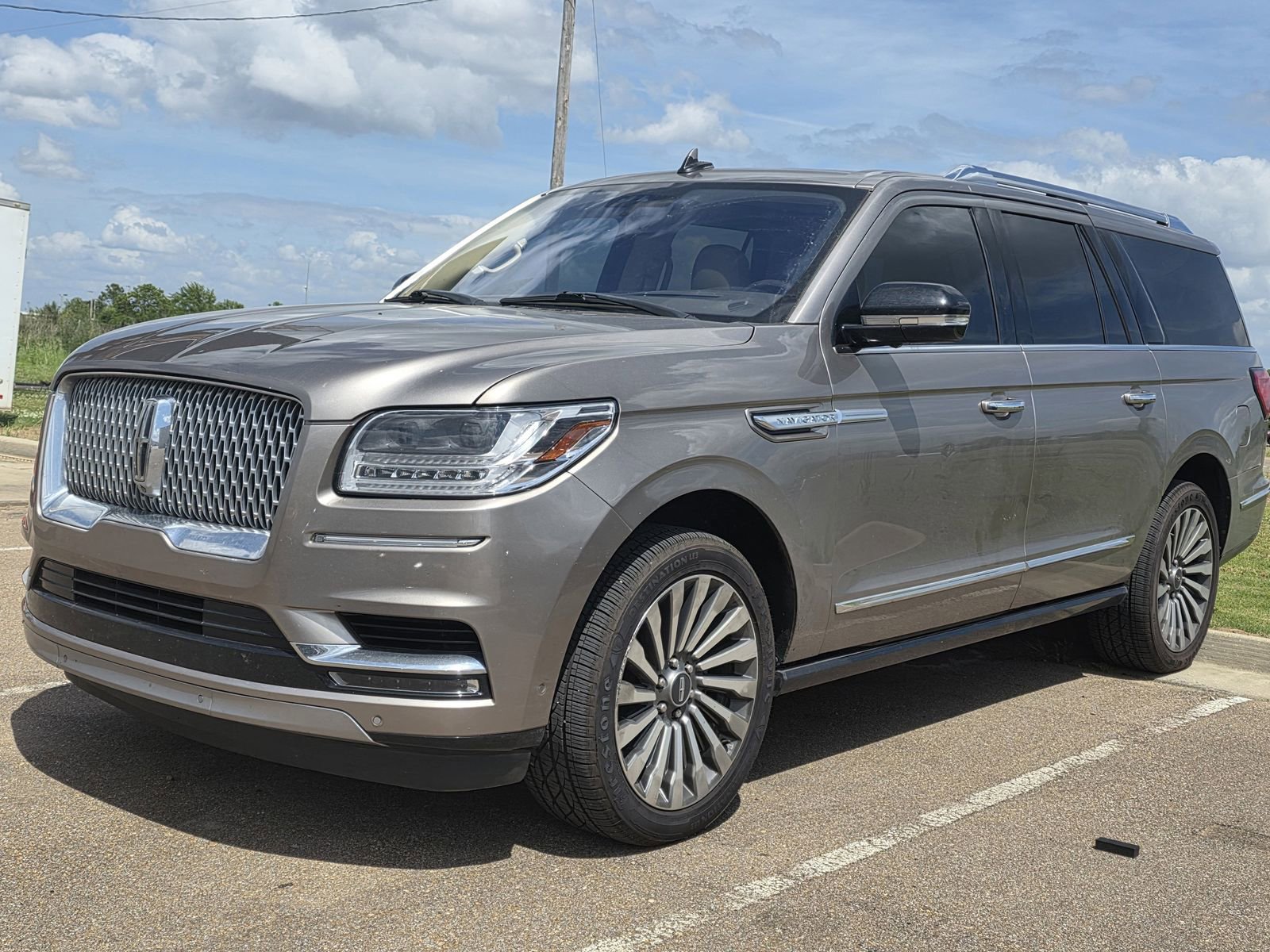 Used 2019 Lincoln Navigator L Reserve image 11