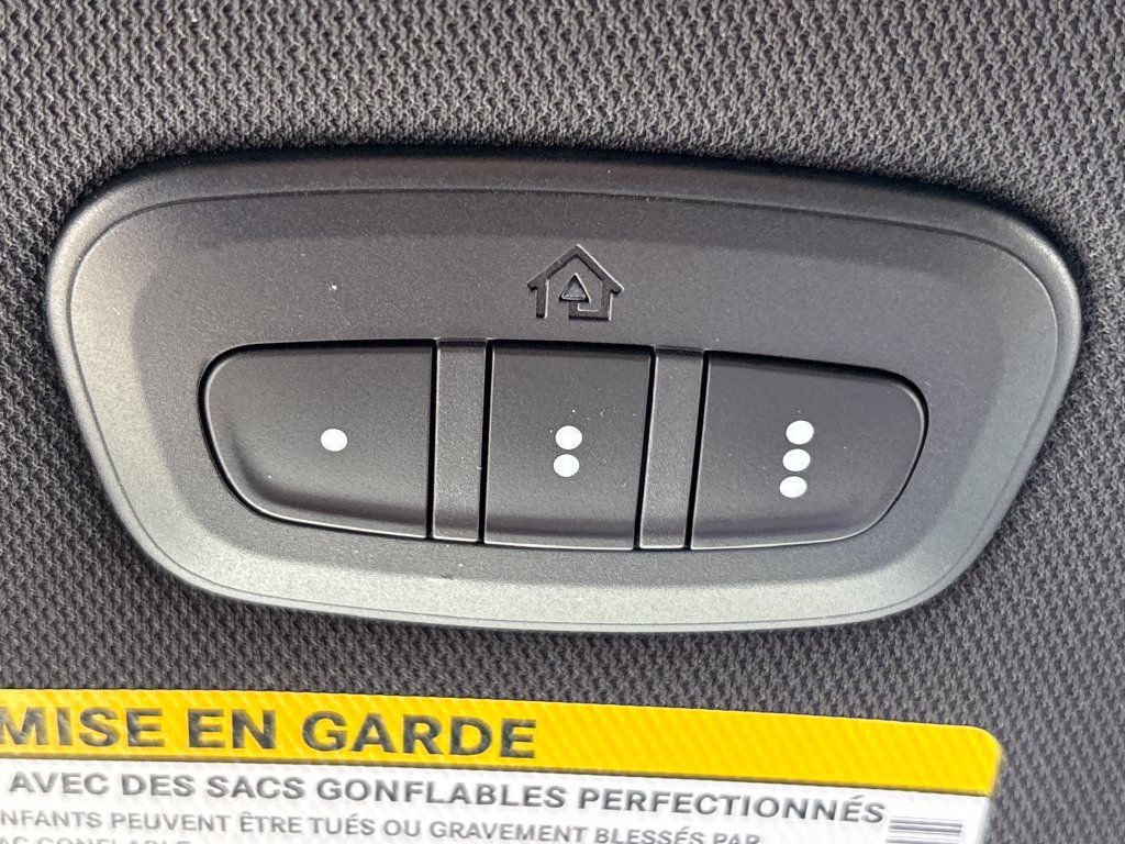 New 2027 Chrysler Pacifica Limited FWD image 36