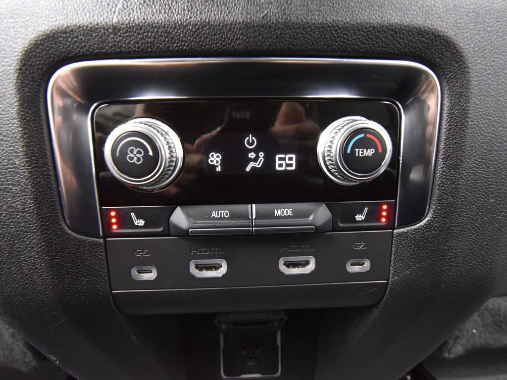 Used 2022 GMC Yukon Denali w/ Denali Ultimate Package image 46