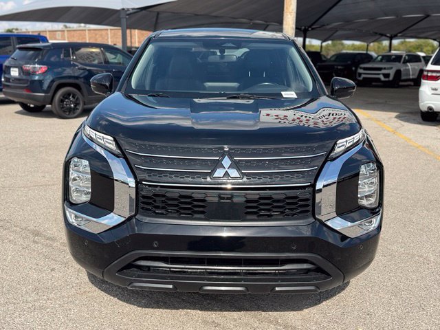 Used 2024 Mitsubishi Outlander SE Black Edition AWD/4WD image 2