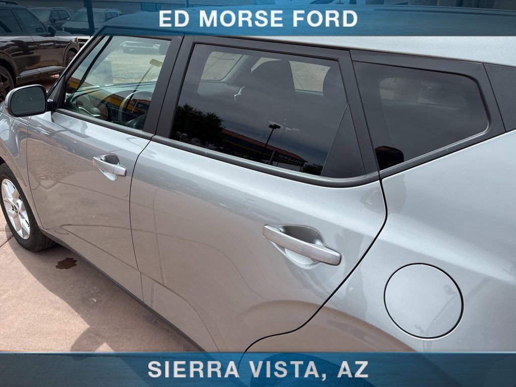 Used 2025 Kia Soul LX FWD image 14