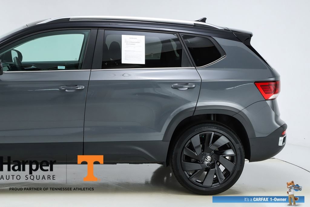 Used 2024 Volkswagen Taos SE w/ Panoramic Sunroof Package image 42