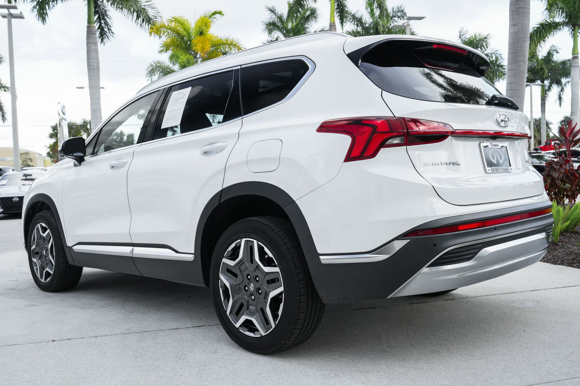 Used 2023 Hyundai Santa Fe SEL Premium w/ Cargo Package image 24