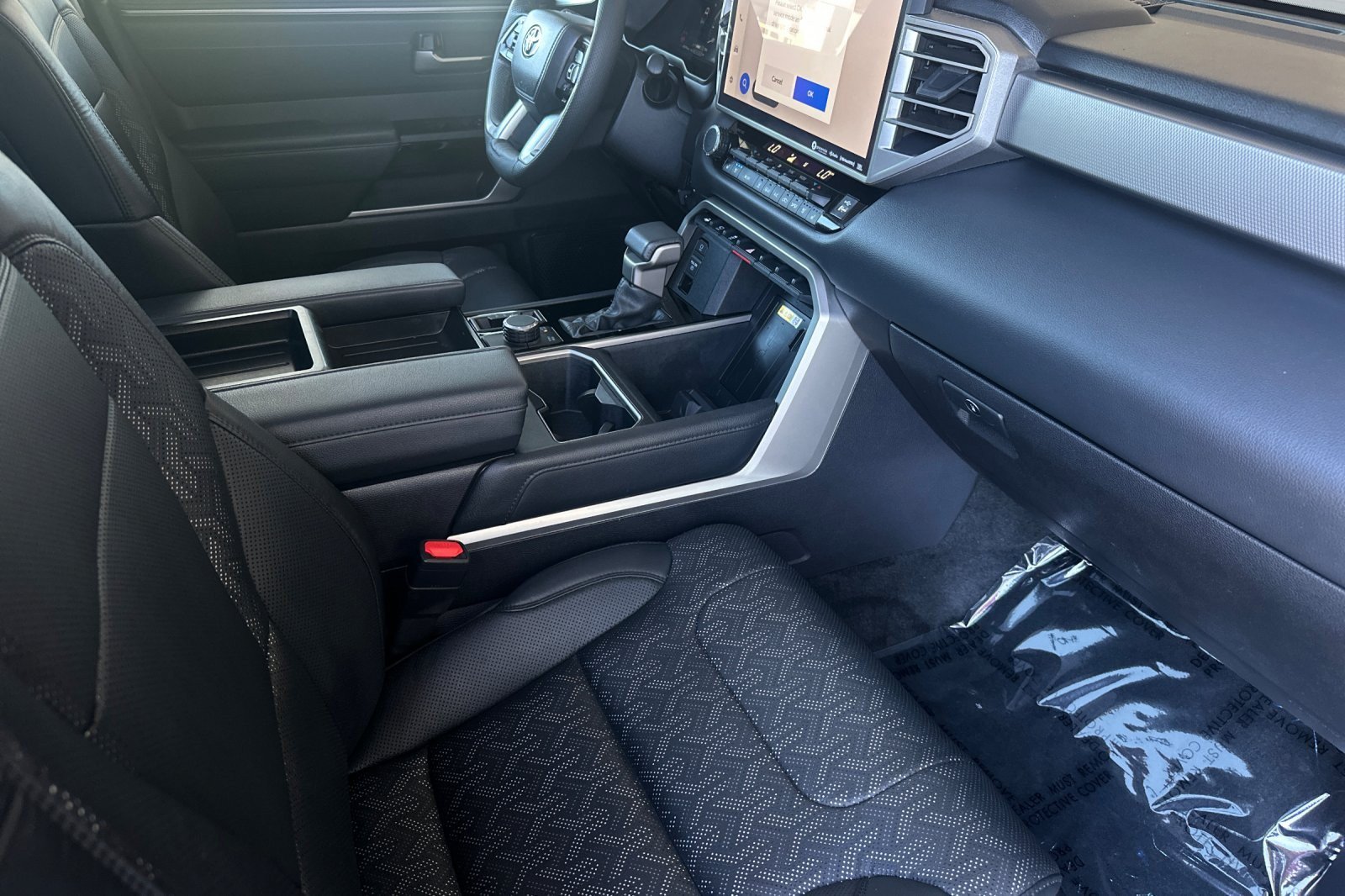 Used 2024 Toyota Tundra Limited AWD/4WD image 14