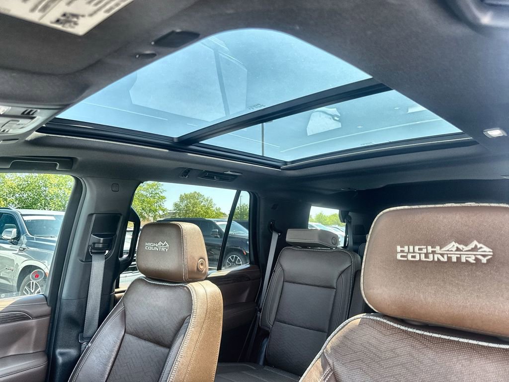 Used 2024 Chevrolet Tahoe High Country AWD/4WD image 22